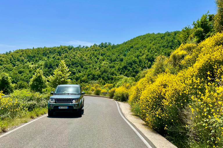 Tagestour mit dem Land Rover zum Berg Dajti und zum Wasserfall Shengjergj