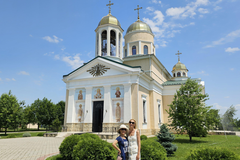 Chisinau:Transnistria Soviet &Fish Farm & Sturgeon Factory Transnistria, Lenin Monuments & Sturgeon Fish Farm Tour