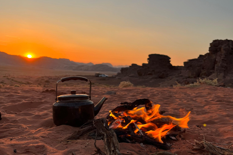 Wadi Rum: 2-Day Southern Desert Tour, Camel & Stargazing