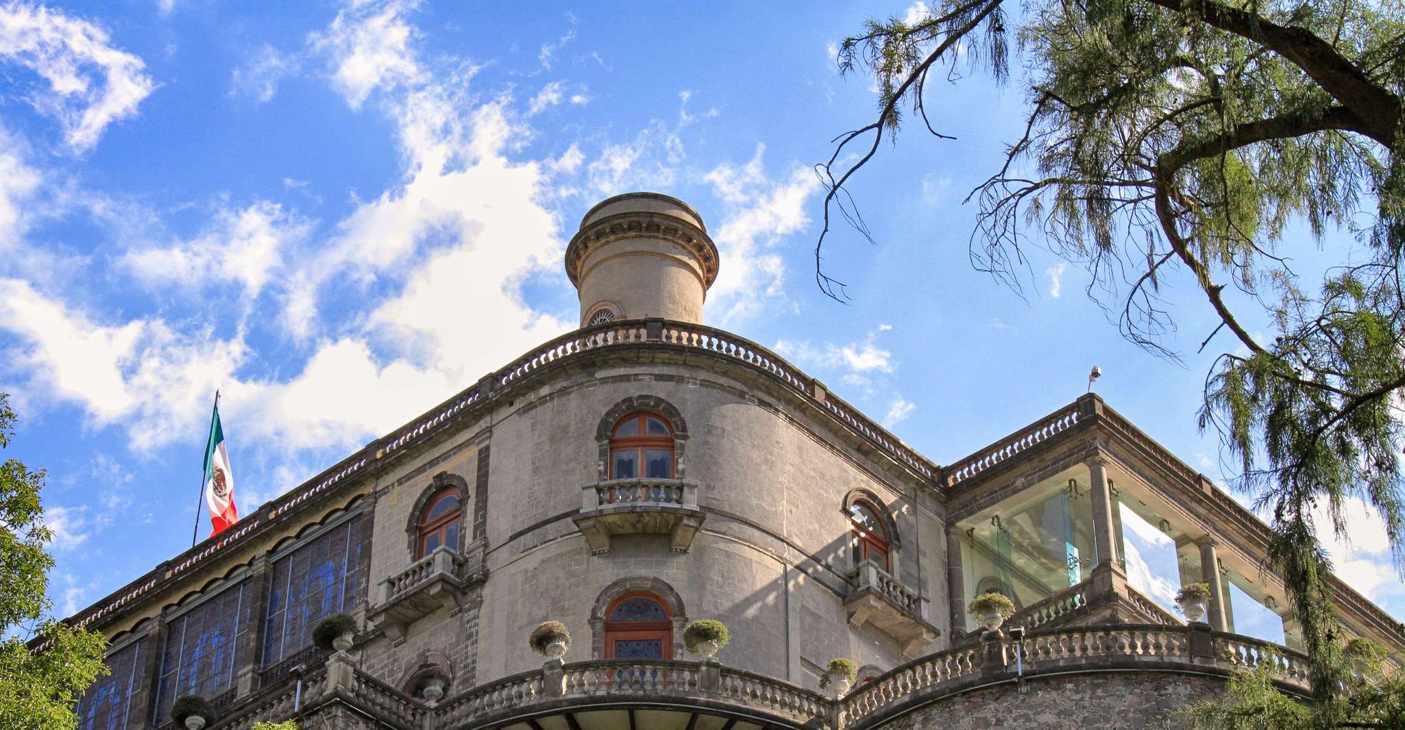 Tour del Castillo de Chapultepec, Explore las lujosas cámaras - Hizvo