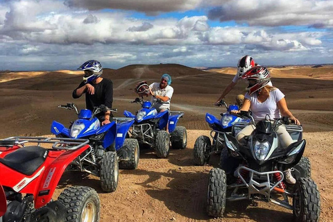 Marrakech: Excursión por el desierto de Agafay con quad, paseo en camello y cena