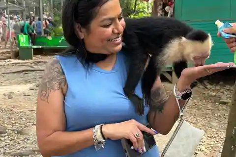 Roatan: Wildlife Sanctuary and Rum & Chocolate Factory Tour