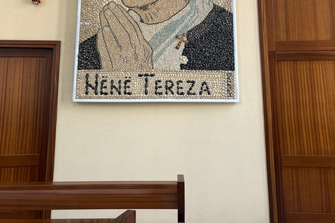 地拉那共产主义遗迹和历史中心之旅地拉那共产主义与历史中心之眼