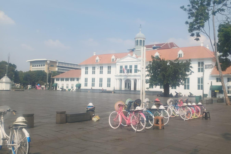 Jakarta City Tour by Tuk Tuk