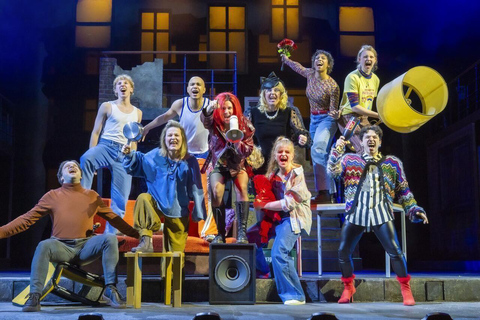 Berlin: WIR SIND AM LEBEN - The Musical Berlin: WIR SIND AM LEBEN – The Musical