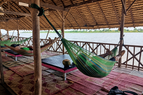 Phnom Penh: Silk Island & Countryside by Tuk Tuk with Snack