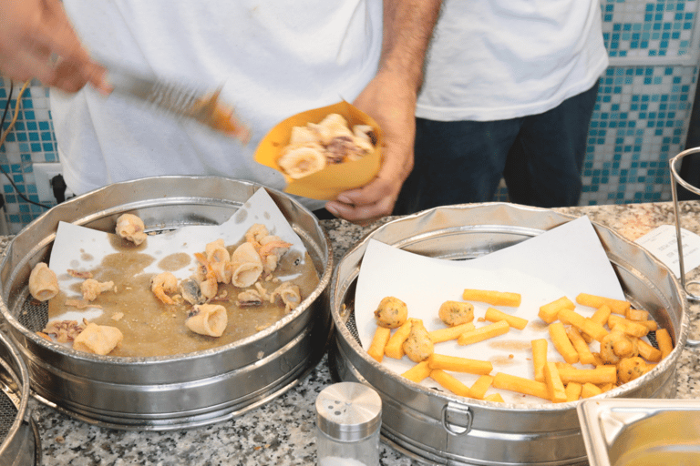 1.5 Hour Food Guided Tour & Sightseeing in Genoa English