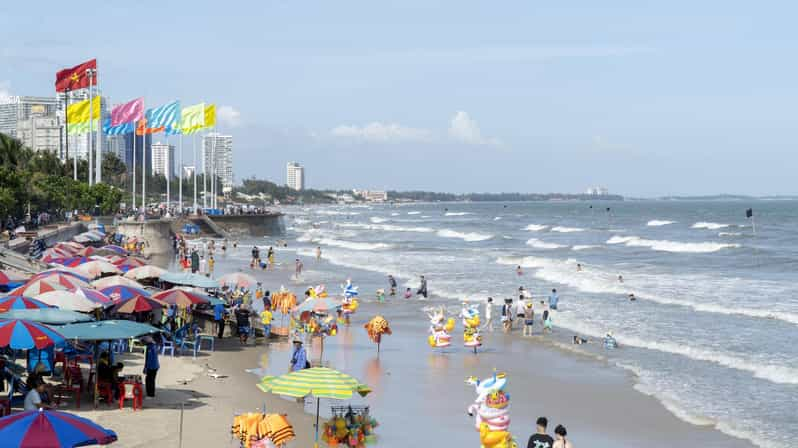 Depuis Ho Chi Minh : Journée à la plage de Vung Tau | GetYourGuide