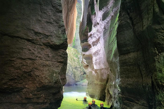 Annecy: Guided Canyoning Trip