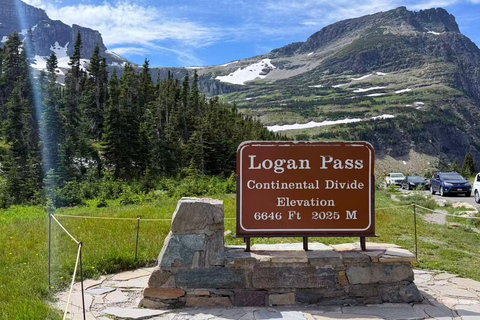 From Seattle: 3-Day Glacier National Park Tour with Guide