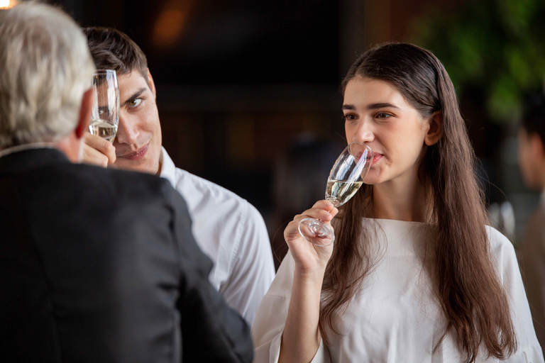 BA: Tour del vino con 5 tappe di degustazione nel cuore di PalermoTour a piedi di 5 tappe delle cantine di Buenos Aires