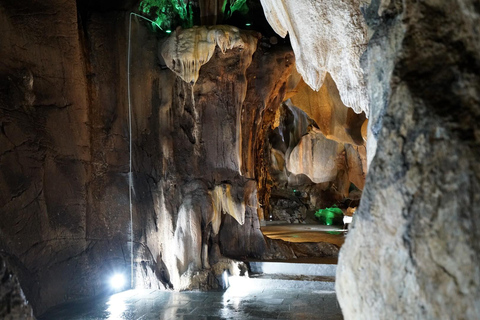 Da Nang: Dong Giang Heaven Gate Tour with Lunch