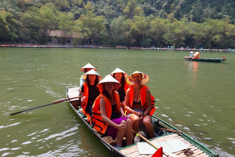 Depuis Hanoi : Ninh Binh - Trang An - Grottes de Mua - Déjeuner et busAu départ de Hanoi : Découvrez la beauté de Ninh Binh - Excursion d&#039;une journée