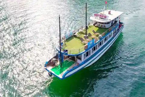 Crucero de 1 día por la bahía de Ha Long - Isla de Titop con kayak