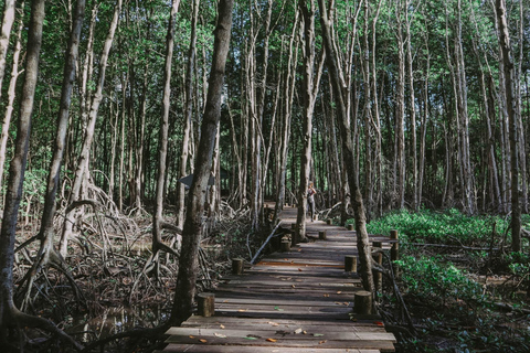 Mangroves de Can Gio, île de Thanh An en véloLe déjeuner est exclu