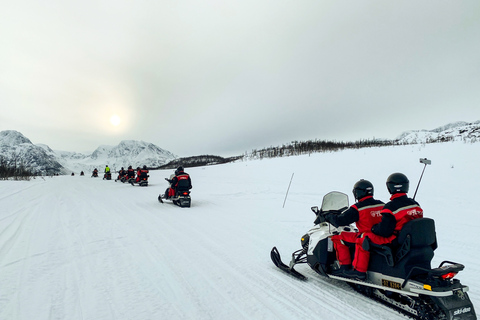 Vanuit Tromsø: Sneeuwscootersafari in de Lyngen Alps