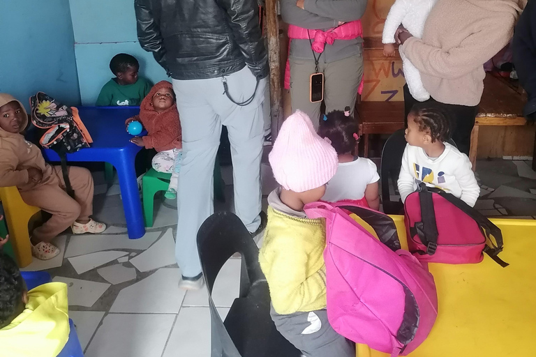 Swakopmund: Guided Township Tour with Local Food Tasting