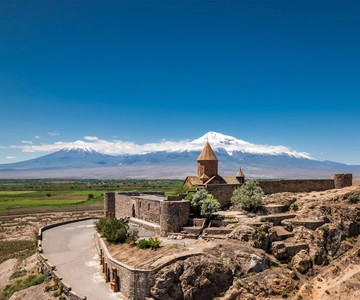 Yerevan: Khor Virap, Noravank, Cave & Wine Tasting Day Trip