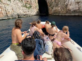 Vlorë: Cueva de Haxhi Ali y Paseo en lancha rápida por Karaburun
