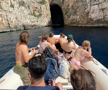 Vlorë: Haxhi Ali Cave & Karaburun SpeedBoat Tour