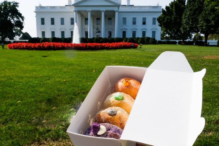 Washington, D.C.: Guided Holiday Donut Tour with Tastings