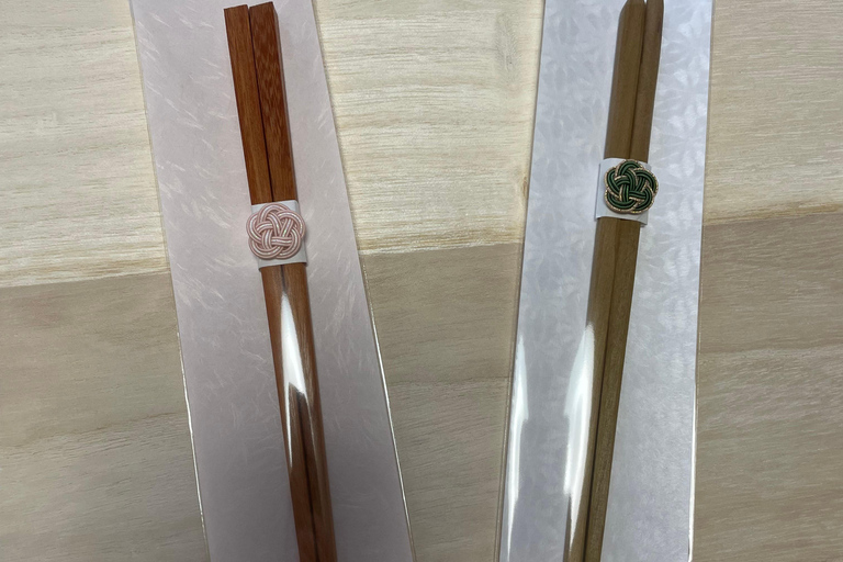 Sapporo: Workshop de fabrico de pauzinhosSapporo: Chopstick-Making Workshop