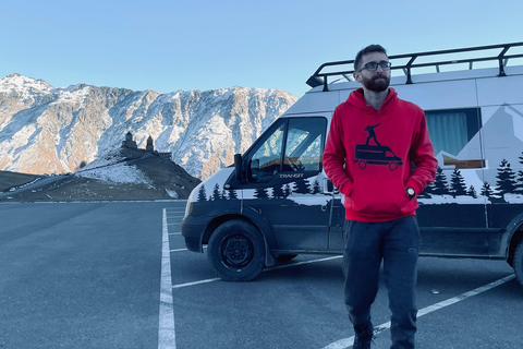 Gudauri e Kazbegi - tour di gruppo di un giorno da Kutaisi