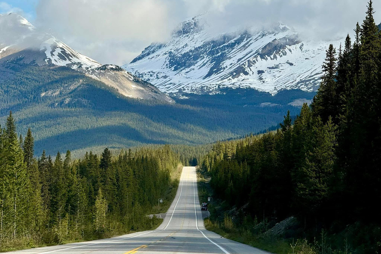 Calgary Banff: Columbia Icefield, Skywalk e tour dei laghiCalgary Banff: Columbia Icefield, Skywalk e tour di un giorno ai laghi