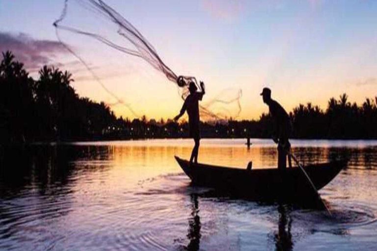 Hoi An: Tour di pesca al barbecue al tramonto con la gente del posto in barca