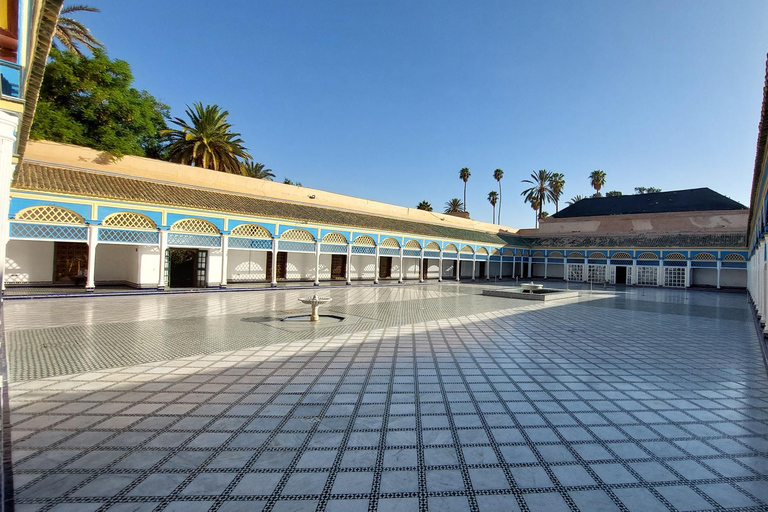 Marrakech arv: Saadiska gravar, Bahia Palace &amp; Medina TourDelad tur från mötesplats (utan inträdesbiljetter)