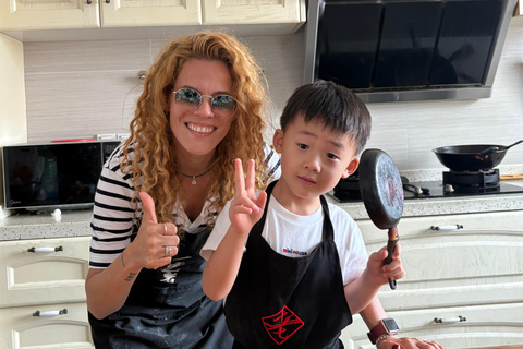 上海：饺子烹饪课和静安寺之旅饺子烹饪课和静安寺之旅（含接送服务）