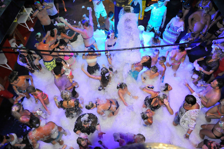 Alanya: Sunset Pirate Boat Tour with Dinner & Foam Party All-Inclusive: Dinner & Unlimited Drinks (Transfer Included)