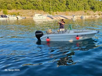 Otok Krk: Boat rentals in Pinezići - PRIMUS 17 60hp