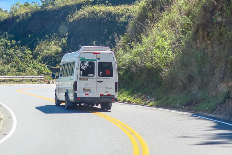 Ab Cusco: 2-tägige Machu Picchu Budget Tour mit dem MinivanMachu Picchu Budget Tour ohne Eintrittskarte
