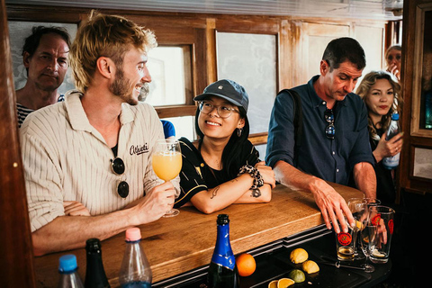 Berlin: 3-stündige Bierabend-Sightseeing-BootsfahrtBerlin: 3-stündige abendliche Sightseeing Bootstour