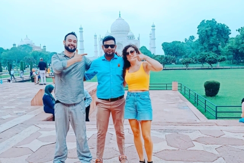 Von Aerocity aus: Taj Mahal Sonnenaufgang und Lord Shiva Tempel TourTransport + Tourguide + Eintrittskarten + Mahlzeit