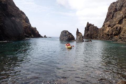 Aventure en kayak à Calheta : Plage de Zimbralinho ou tour de l&#039;îlot Cal