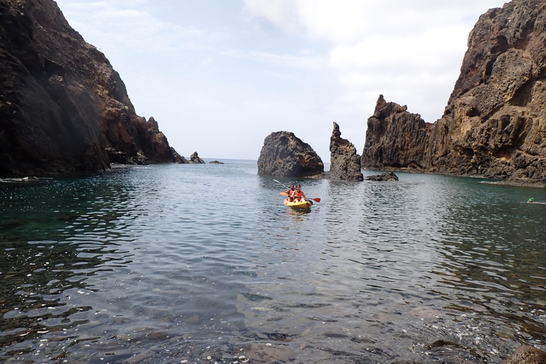 Aventura en Kayak en Calheta: Excursión a la playa de Zimbralinho o al islote de Cal