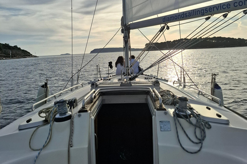 دوبروفنيك - جولة خاصة لمدة نصف يوم بالقارب الشراعي إلى جزر إلافيتي