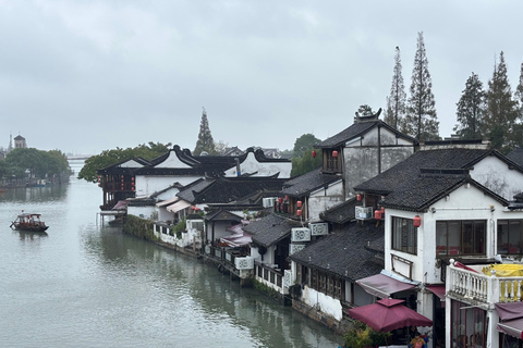 From Shanghai: Water Town Zhujiajiao Tour with Gondola ride