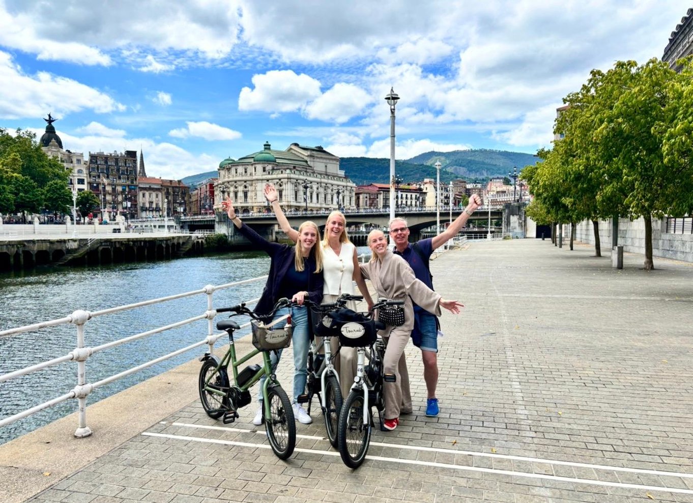 Bilbao: Guidet tur på elcykel i lille gruppe eller privat