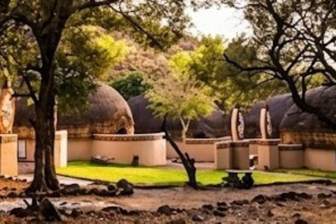 From Johannesburg: Cradle of Humankind & Lesedi Village Tour