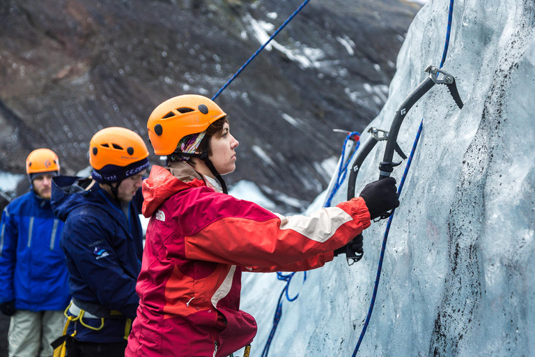 Reykjavik/Sólheimajökull: Caminhada na geleira e escalada no geloCaminhada na geleira e escalada no gelo – encontro em Solheimajokull