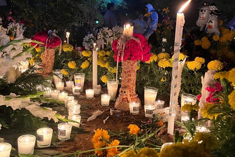 Among Flowers and Candles: A Tour of Oaxaca's Cemeteries Between Flowers and Candles: A Tour of Oaxaca's Cemeteries