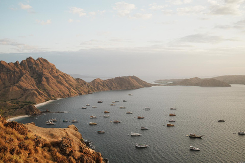 VIAGEM ABERTA DE 3 DIAS E 2 NOITES COM O VELEIRO KOMODO