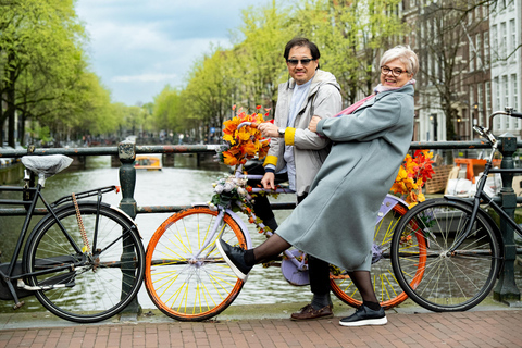 Amsterdam: Professional Photoshoot at the Canals Premium 30 Minutes - 30 Photos