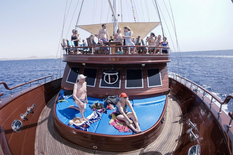 Marsa Alam: Pirates Premium Boat do zatoki żółwi z lunchem