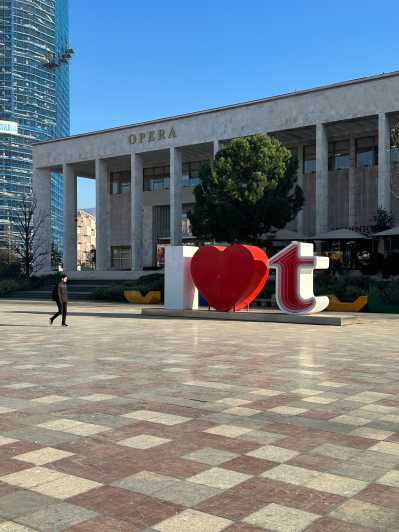 Tirana: Kävelykierros historiallisen keskustan nähtävyyksien läpi