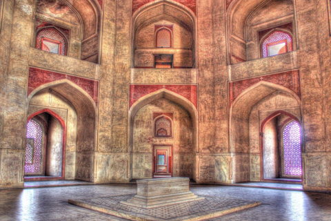 Private Old & New Delhi Tour with Female guide, Car & Lunch All included