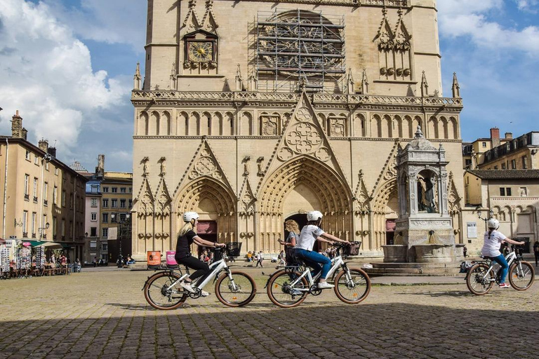Lyon: Guided E-Bike Tour Lyon: Guided tour by electric bike